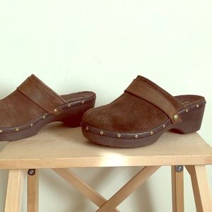 Crocs Brown Suede studded clogs / mules